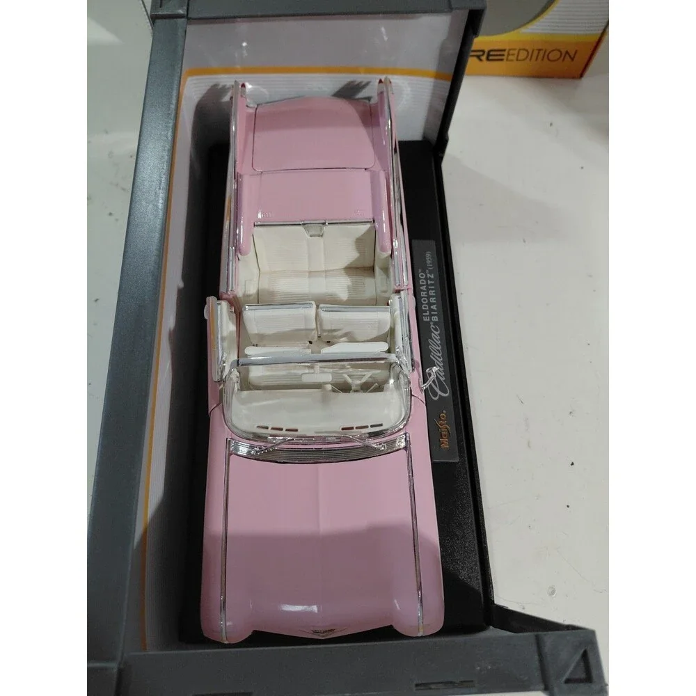 Maisto 36813 Special Edition 1:18 Diecast 1959 Cadillac Eldorado Britz w/box